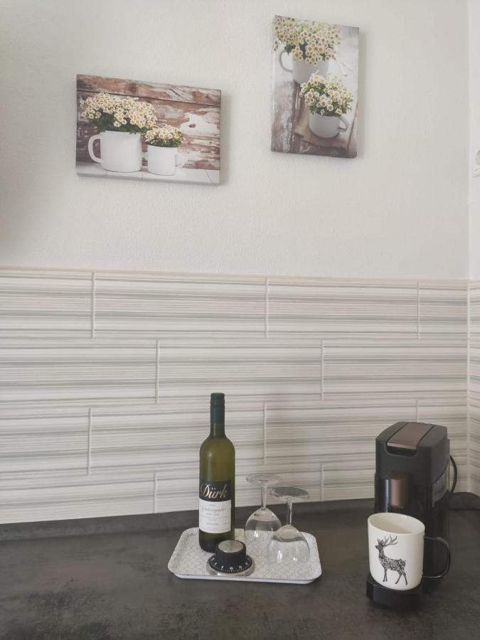 Ferienhaus Blaue Blume mit 11 kW Ladestation, Kamin, Terrasse, eingezäuntem Garten, WLAN, Netflix, Hunde willkommen! Güntersberge Exterior foto